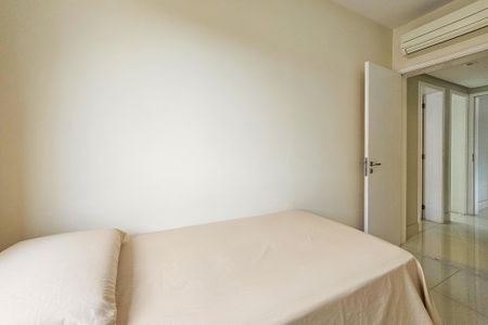 Apartamento para alugar com 133m², 3 quartos e 3 vagas Apartamento para alugar com 133m², 3 quartos e 3 vagasQuarto 2