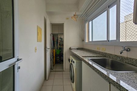 Apartamento para alugar com 133m², 3 quartos e 3 vagas Apartamento para alugar com 133m², 3 quartos e 3 vagasÁrea de serviço