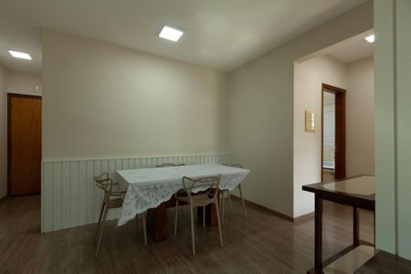 Apartamento para alugar com 75m², 2 quartos e 1 vagaSala
