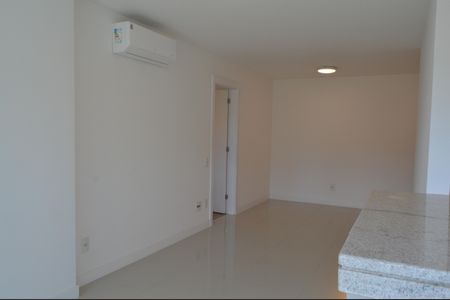 Sala de apartamento para alugar com 2 quartos, 79m² em Barra Olímpica, Rio de Janeiro