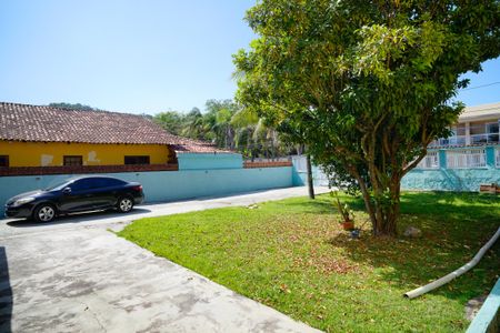 Casa à venda com 450m², 3 quartos e 8 vagasQuintal