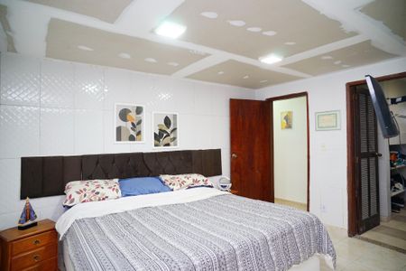 Casa à venda com 450m², 3 quartos e 8 vagasSuíte