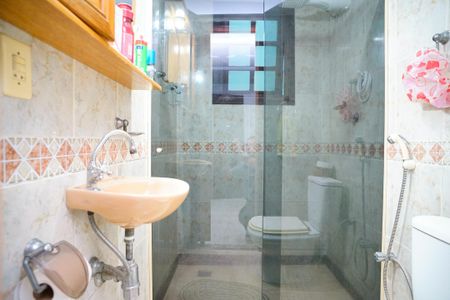 Casa à venda com 450m², 3 quartos e 8 vagasBanheiro da Suíte