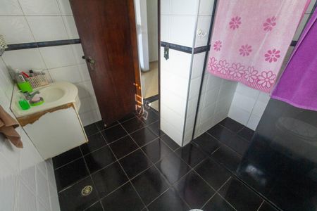 Casa à venda com 170m², 3 quartos e 2 vagas Casa à venda com 170m², 3 quartos e 2 vagasBanheiro 1