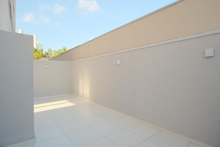 Apartamento para alugar com 70m², 2 quartos e 1 vagaQuintal