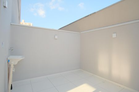 Apartamento para alugar com 70m², 2 quartos e 1 vagaÁrea de Serviço
