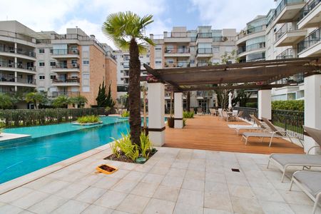 Apartamento à venda com 72m², 2 quartos e 2 vagasÁrea comum - Piscina