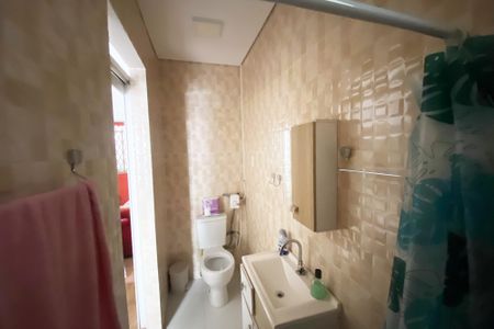 Casa à venda com 110m², 4 quartos e sem vagaBanheiro da Suíte