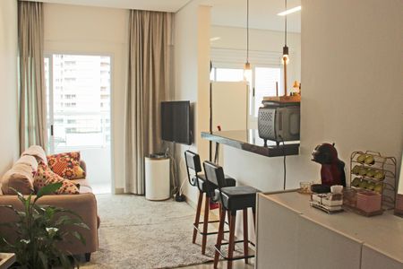 Sala de apartamento para alugar com 2 quartos, 58m² em Vila Matias, Santos