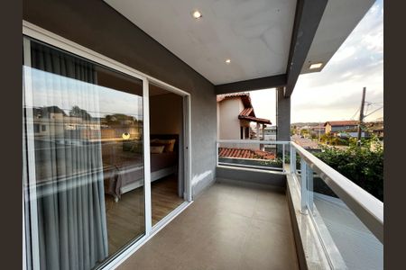 Casa à venda com 323m², 3 quartos e 4 vagas