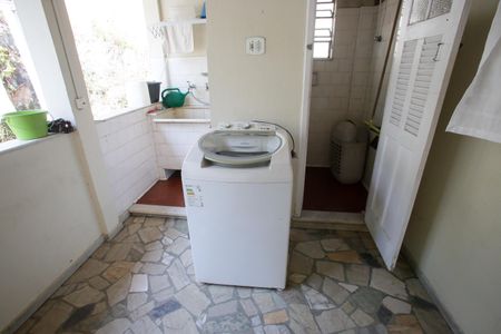 Casa à venda com 450m², 3 quartos e 2 vagasÁrea de Serviço