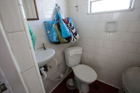 Casa à venda com 450m², 3 quartos e 2 vagasBanheiro de serviço