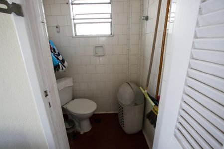 Casa à venda com 450m², 3 quartos e 2 vagasBanheiro de serviço