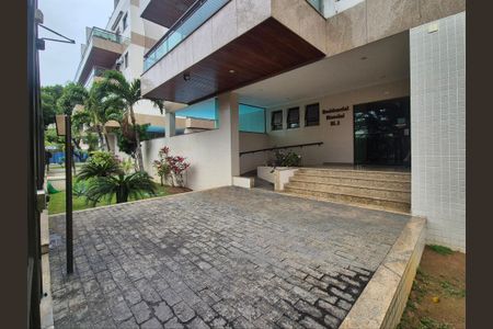 Apartamento à venda com 300m², 4 quartos e 3 vagasEntrada