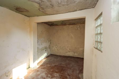 Casa à venda com 210m², 3 quartos e 2 vagasPorão