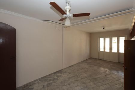 Casa à venda com 210m², 3 quartos e 2 vagasQuarto 1