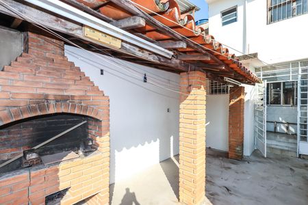 Casa à venda com 210m², 3 quartos e 2 vagasQuintal