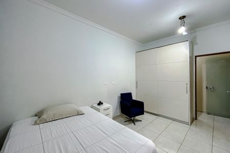 Casa à venda com 250m², 4 quartos e 4 vagasQuarto 