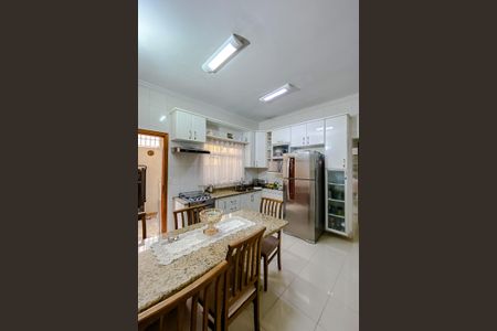 Casa à venda com 250m², 4 quartos e 4 vagasCozinha