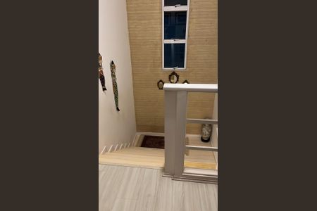 Escada de casa de condomínio à venda com 5 quartos, 530m² em Barra da Tijuca, Rio de Janeiro