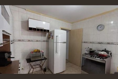 Casa à venda com 3 quartos, 250m² em Vila Polopoli, São Paulo