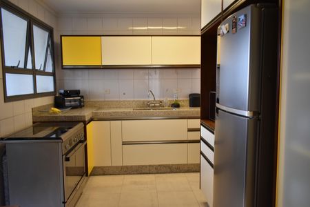 Apartamento à venda com 118m², 3 quartos e 2 vagasCozinha
