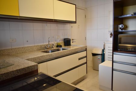 Apartamento à venda com 118m², 3 quartos e 2 vagasCozinha