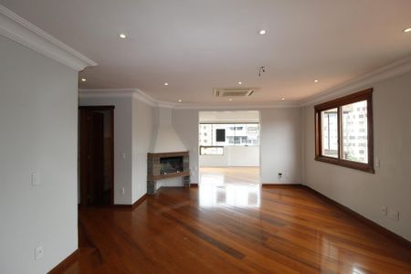 Sala 1 de apartamento à venda com 3 quartos, 400m² em Bela Vista, Porto Alegre