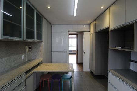 Apartamento à venda com 400m², 3 quartos e 3 vagasCozinha