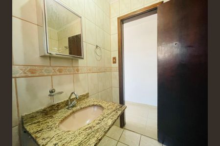 Casa para alugar com 150m², 3 quartos e 2 vagasBanheiro 1
