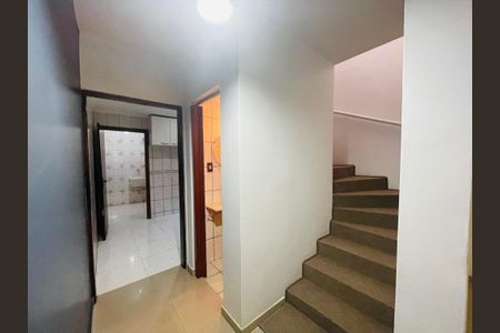 Casa para alugar com 150m², 3 quartos e 2 vagasEscada lavabo
