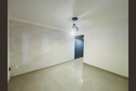Casa para alugar com 150m², 3 quartos e 2 vagasSala