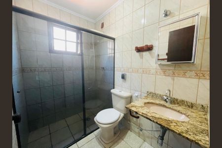 Casa para alugar com 150m², 3 quartos e 2 vagasBanheiro 2