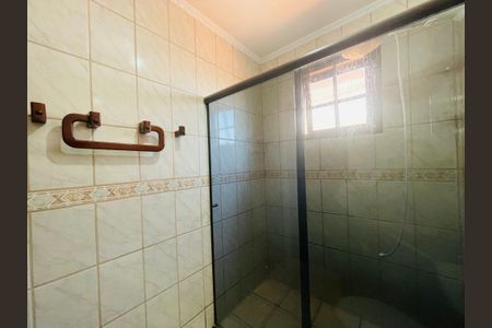 Casa para alugar com 150m², 3 quartos e 2 vagasBanheiro 2