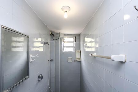 Apartamento à venda com 90m², 2 quartos e 1 vaga Apartamento à venda com 90m², 2 quartos e 1 vagaBanheiro