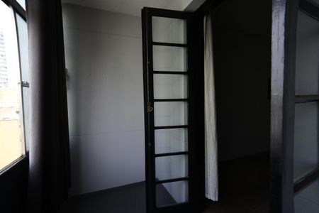 Varanda de kitnet/studio para alugar com 1 quarto, 60m² em Sé, São Paulo