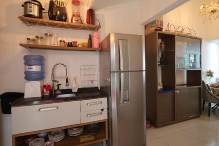 Casa de condomínio à venda com 81m², 3 quartos e 2 vagasCozinha - Armários