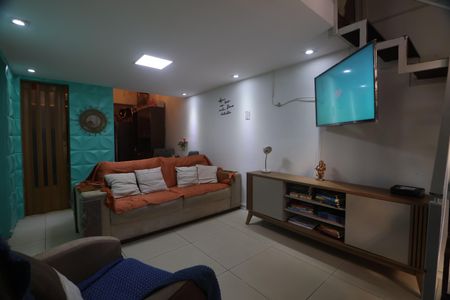 Sala de casa de condomínio à venda com 3 quartos, 81m² em Rio Branco, Canoas