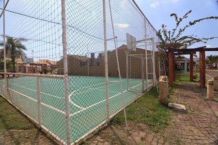 Casa de condomínio à venda com 81m², 3 quartos e 2 vagasQuadra Esportiva