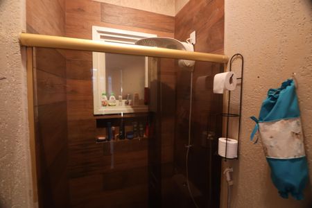 Casa de condomínio à venda com 81m², 3 quartos e 2 vagasBanheiro Social