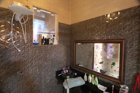 Casa de condomínio à venda com 81m², 3 quartos e 2 vagasBanheiro da Suíte