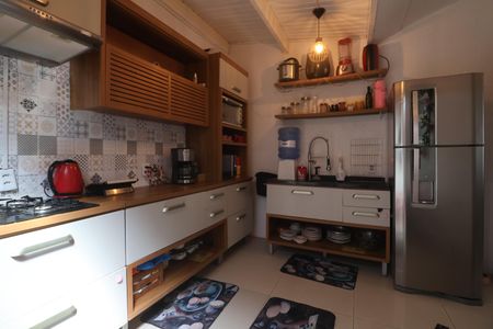 Casa de condomínio à venda com 81m², 3 quartos e 2 vagasCozinha - Armários