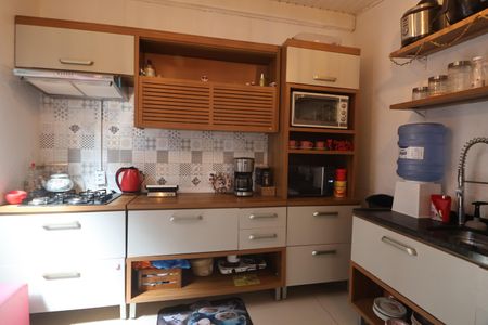 Casa de condomínio à venda com 81m², 3 quartos e 2 vagasCozinha - Armários