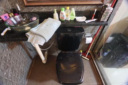 Casa de condomínio à venda com 81m², 3 quartos e 2 vagasBanheiro suíte