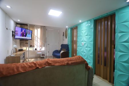 Sala de casa de condomínio à venda com 3 quartos, 81m² em Rio Branco, Canoas