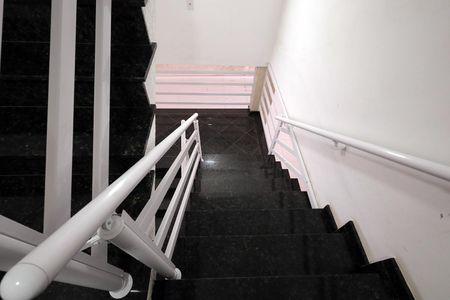 Apartamento à venda com 79m², 3 quartos e 2 vagasEscada