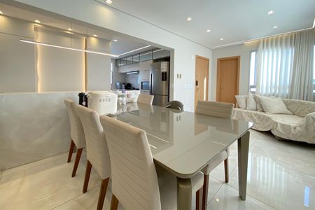 Apartamento à venda com 98m², 4 quartos e 3 vagasSala