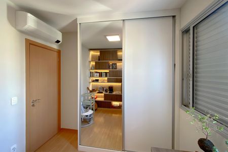 Apartamento à venda com 98m², 4 quartos e 3 vagasQuarto 1