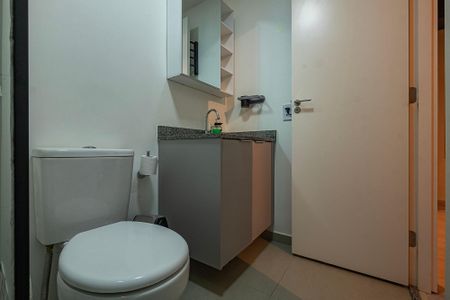 Banheiro Social de apartamento para alugar com 1 quarto, 31m² em Cerqueira César, São Paulo
