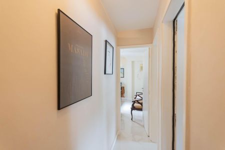 Corredor de apartamento à venda com 3 quartos, 92m² em Grajaú, Rio de Janeiro